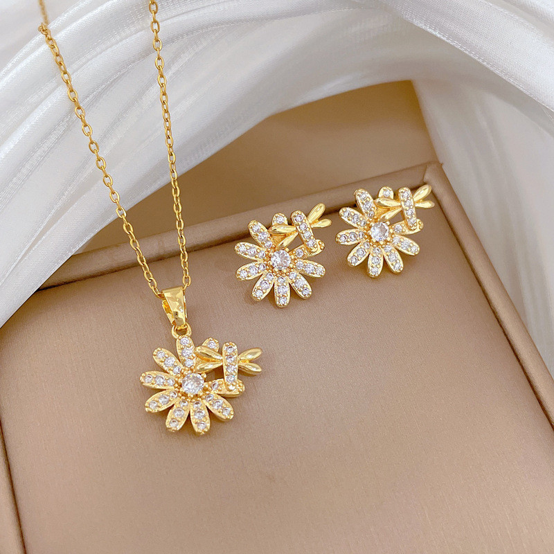 [Titanium Steel] Full Diamond Flower Butterfly Set Light Luxury Elegant Gorgeous Full Diamond Necklace for Women Versatile Collarbone Titanium Steel Chain