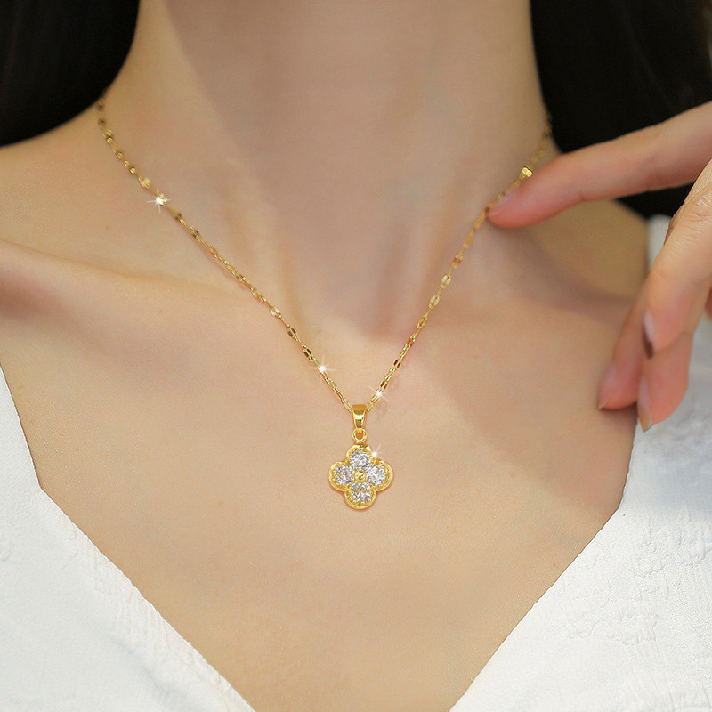 【Titanium Steel】Four-Leaf Flower Necklace and Earrings Set, Light Luxury Micro-Inlaid, Unique and Elegant Party Earrings and Necklace Combination