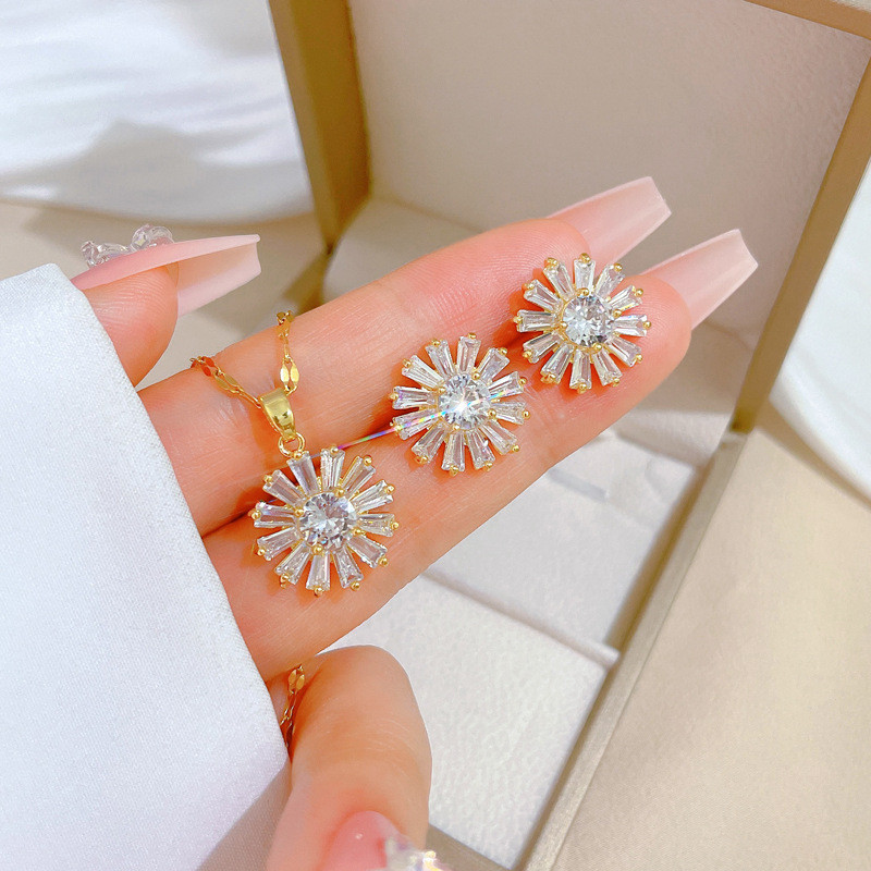 【Titanium Steel】Sunflower Necklace and Earrings Set Light Luxury Micro-Inlaid Personality Elegant Party Earrings Necklace Combination