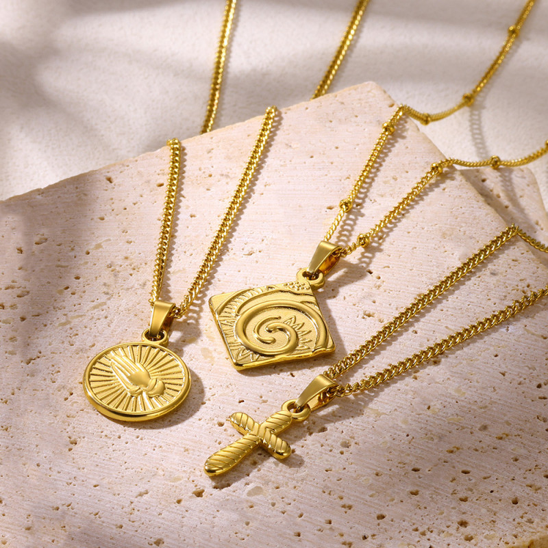 Hot Selling Stainless Steel Necklace High-end 18K Gold Cross Stainless Steel Pendant Round Geometric Clavicle Chain