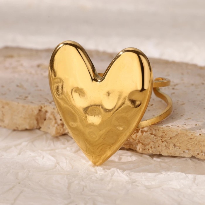 New Exaggerated Large Ring Heart-shaped Ring Niche Design Stainless Steel 18K Gold Plated Open Round Ring