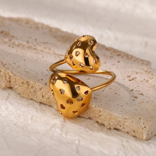 European and American New Style Heart Hollow Stainless Steel 18K Gold Plated Heart Ring Versatile Non-Fading Open Heart Jewelry