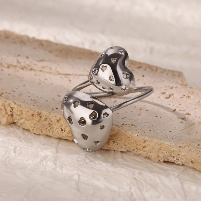 New Style Heart Hollow Stainless Steel 18K Gold Plated Heart Ring Versatile Non-Fading Open Heart Jewelry