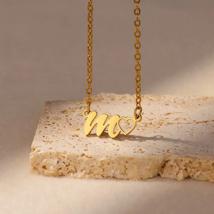 Cross-Border Minimalist Collarbone Chain Necklace Personalized Stainless Steel Letter Heart Pendant Necklace for Women A-Z Letter Necklace