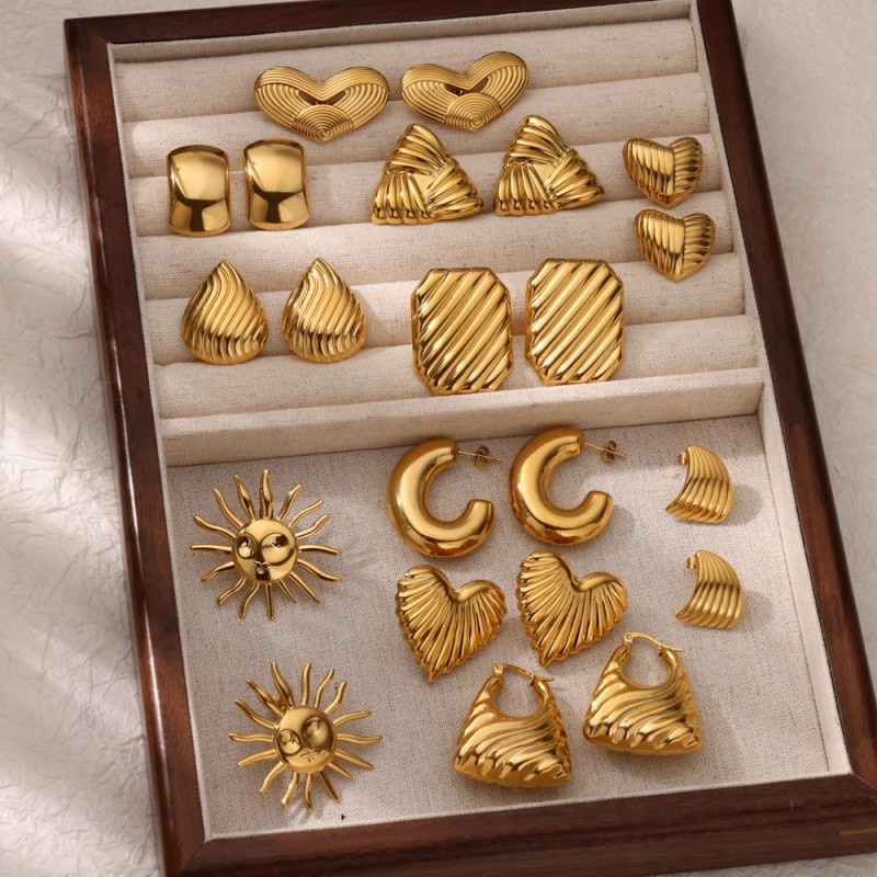 European and American New Style Stainless Steel Gold-Plated Sun Earrings for Women, High-End Fashion Heart-Shaped Geometric Earrings Wholesale Accessories