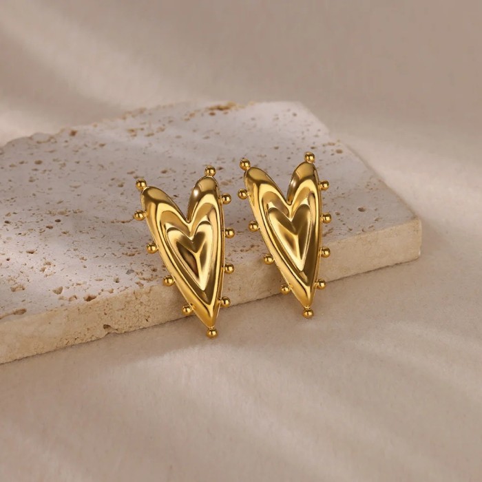 Cross-Border Simple New Stainless Steel Gold-Plated Heart-Shaped Earrings for Women High-End Fashion Heart Stud Earrings High-End Wholesale