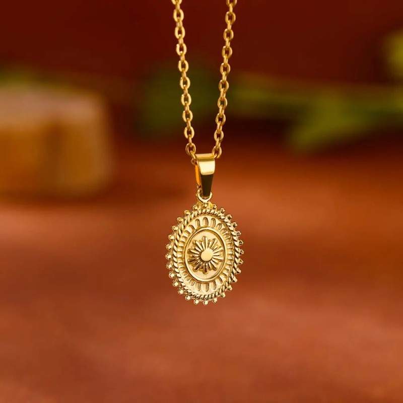 Cross-Border New Stainless Steel Pendant Necklace 18K Gold Color Female Clavicle Chain Neck Chain Small Sun Pendant Necklace