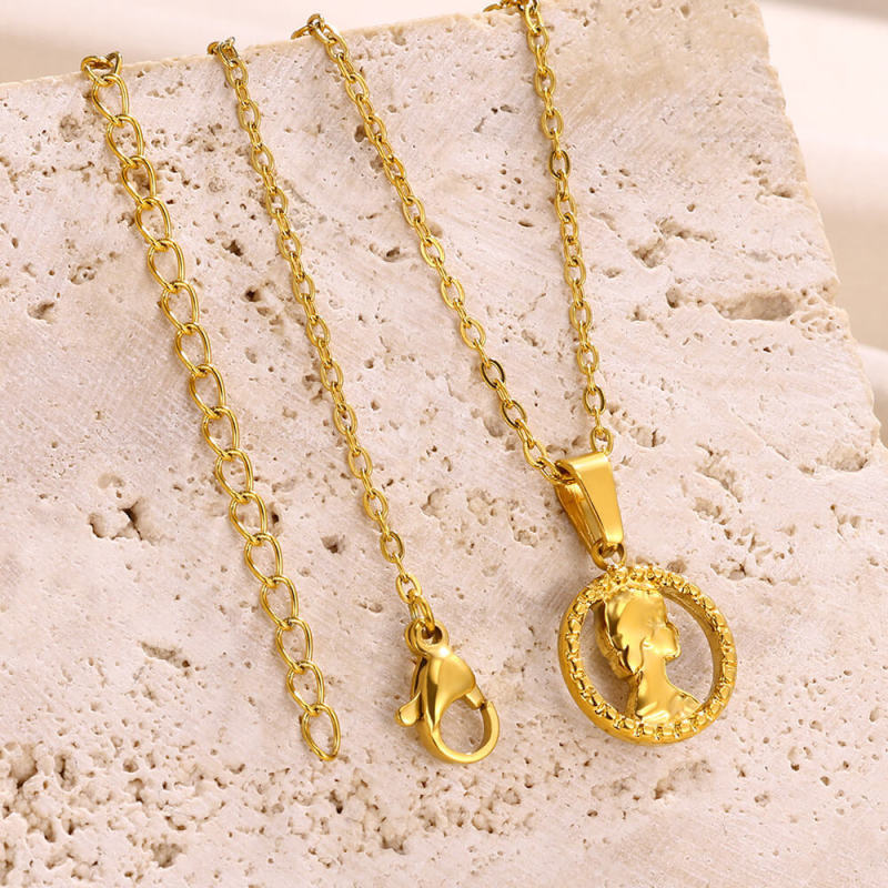 Foreign Trade Cross-Border Amazon AliExpress Queen's Portrait Round Pendant Necklace Women's Collarbone Chain Yiwu Portrait Accessories