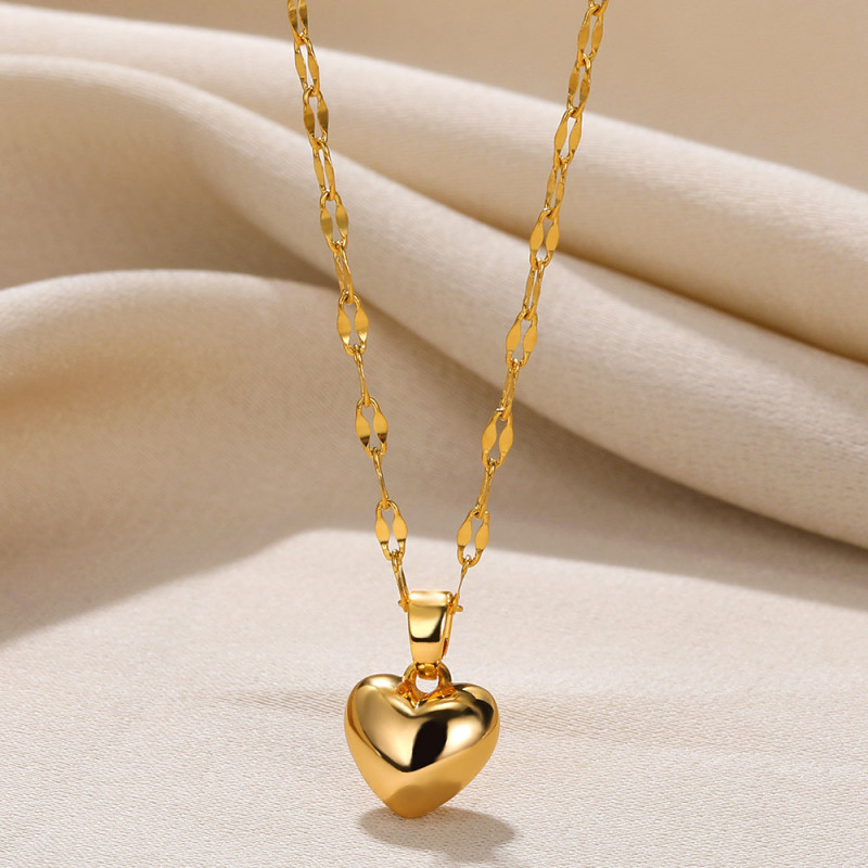 Korean Style Simple Heart-Shaped Stainless Steel Pendant Necklace 18K Gold Plated Women's Small Heart Pendant Necklace Manufacturer Wholesale