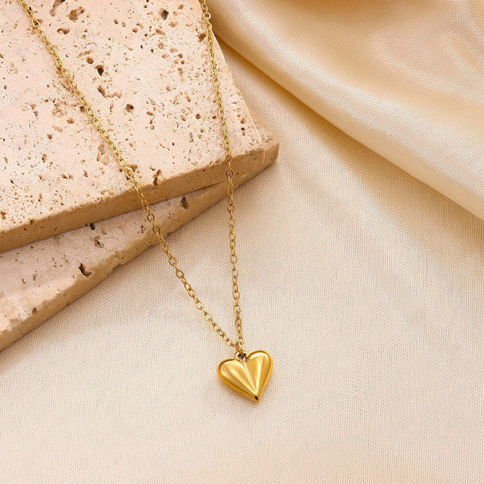 Korean Style Simple New Stainless Steel 18K Gold Plated Heart Pendant Necklace for Women Heart Collarbone Chain Wholesale from Manufacturer