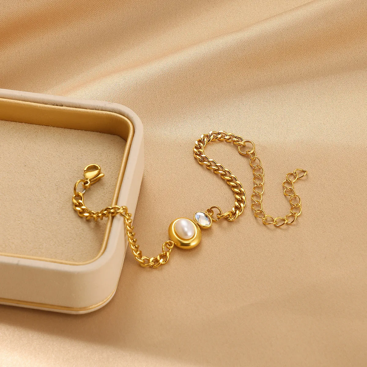 European and American New Style Titanium Steel Pearl Bracelet for Women Versatile Ins Style Fashion Jewelry High-end Feel for Girls