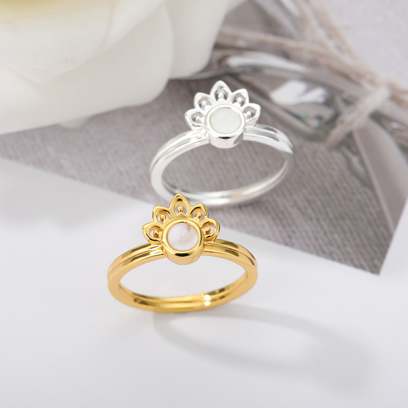 AliExpress New Women's Petal Ring with Opal Stone Bohemian Style Jewelry One Piece Dropshipping