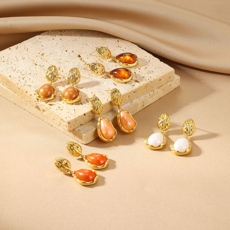 European and American New Style Titanium Steel Earrings for Women, Gold Color, Niche, Light Luxury, Fashionable, High-end Feel, Wholesale Earrings