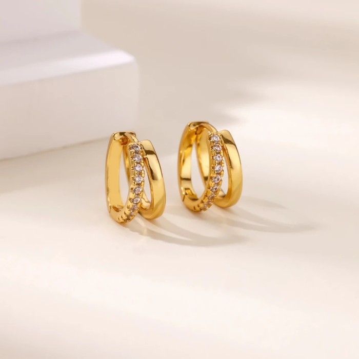 European and American Hot-Selling New Zircon Hoop Earrings for Women Heart-Shaped Earrings Light Luxury Elegant Jewelry Manufacturer One Piece Wholesale