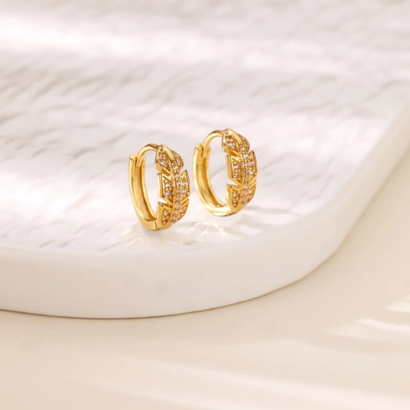 Amazon Hot-Selling Copper Inlaid Zircon Earrings for Women, Heart-Shaped Earrings, Light Luxury, Elegant, Wireless, Compatible with Earring Studs Manufacturer