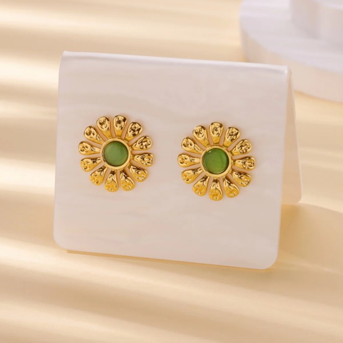 Hot Selling Vintage Gold Stainless Steel Pearl Cat's Eye Gemstone Earrings Personalized Wrinkled Flower Ear Jewelry