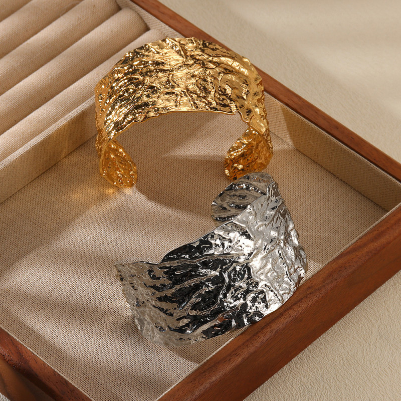 New European and American Style Hammered Wrinkled Wide Exaggerated Bracelet Sweet Cool Titanium Steel Bracelet for Women Light Luxury High-end Feel Manufacturer Direct