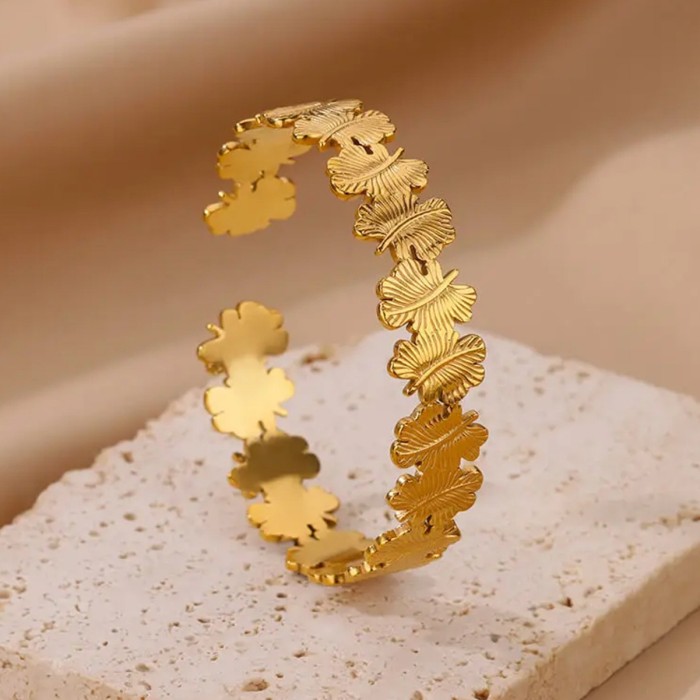 Style Fresh Flower Titanium Steel Bracelet Niche Design 18K Gold Plated Open Stainless Steel Bangle for Women