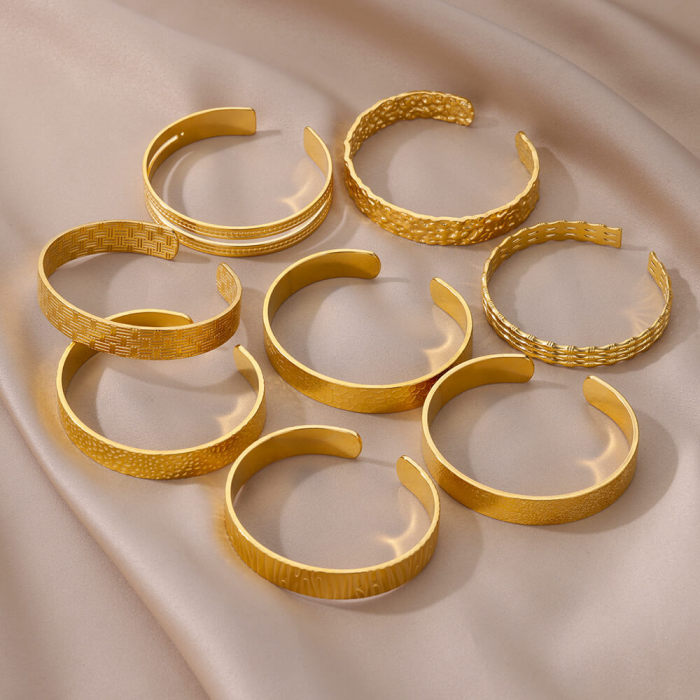 Minimalist New Stainless Steel Open Bracelet for Women, Ins Style, Versatile Hammered Texture Irregular Bangle, Snake Shape Bracelet