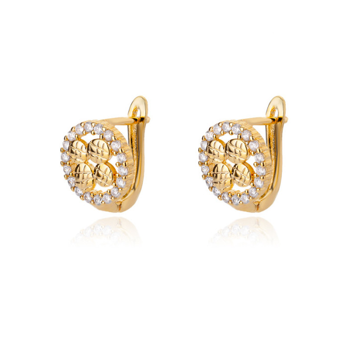 Ins Style Micro Inlaid Zircon Geometric C-shaped Hoop Earrings for Women Elegant Simple Heart-shaped Earrings Wholesale