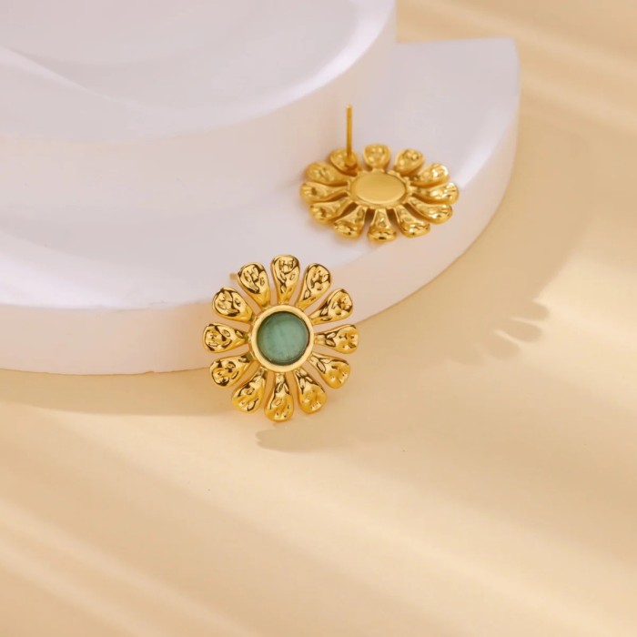 Hot Selling Vintage Gold Stainless Steel Pearl Cat's Eye Gemstone Earrings Personalized Wrinkled Flower Ear Jewelry