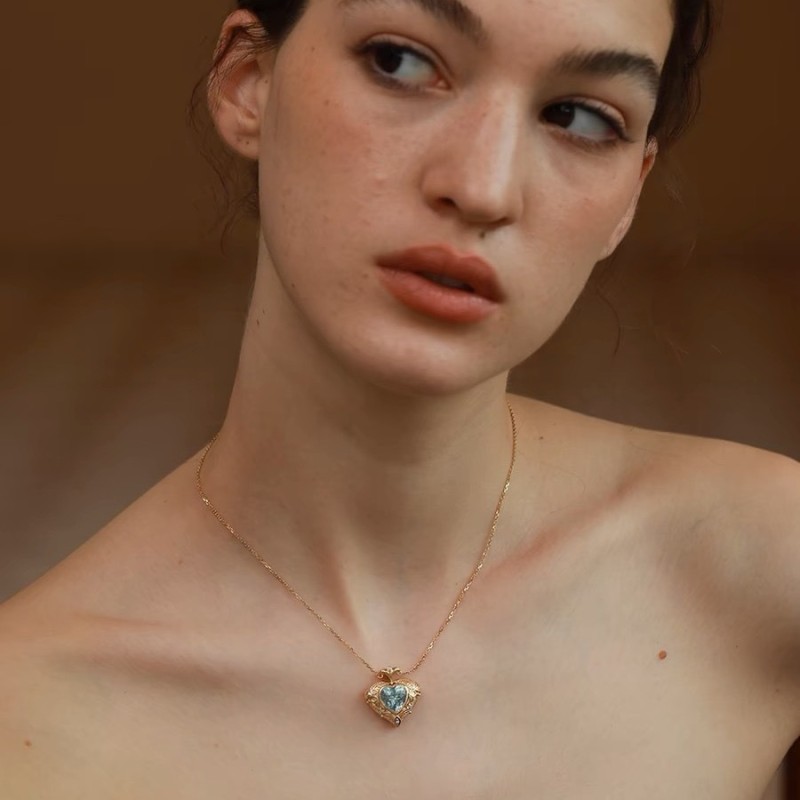 European and American INS Style Double Layer Inlaid Diamond Pendant Light Luxury Heart-shaped Zircon Necklace for Women High-end Elegant Collarbone Chain New Model