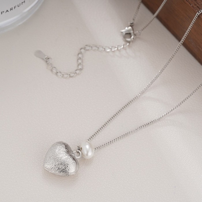 New Fashion Heart-shaped Freshwater Pearl Long Necklace Exquisite Versatile Ins Style Elegant Personality Sweater Chain