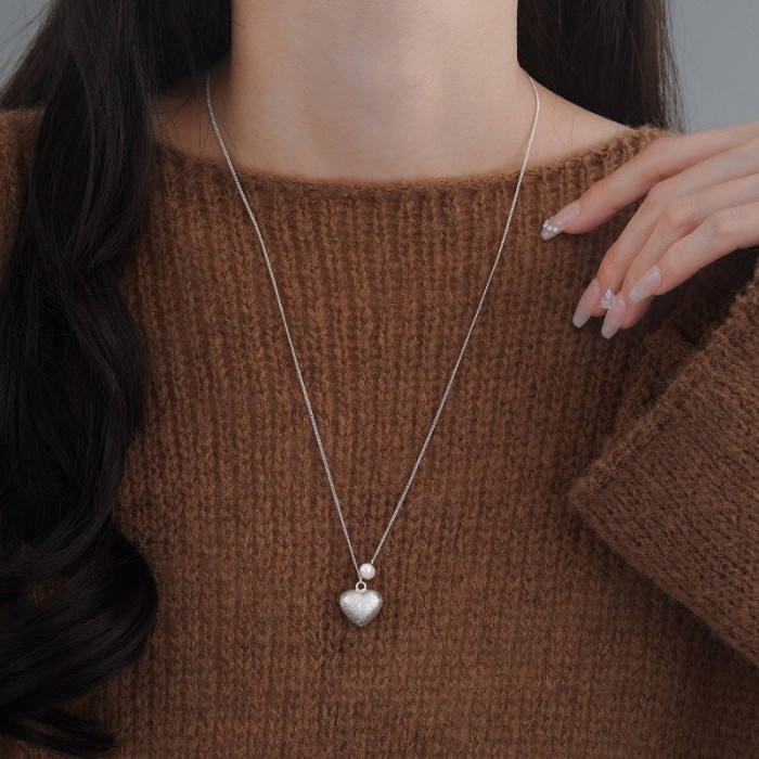New Fashion Heart-shaped Freshwater Pearl Long Necklace Exquisite Versatile Ins Style Elegant Personality Sweater Chain