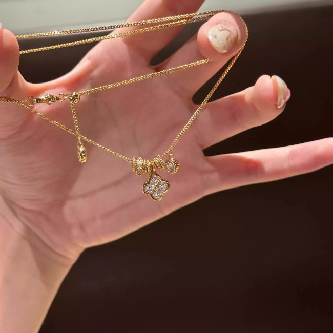 French Light Luxury Retro Style Four-Leaf Clover Pendant Necklace High-End Niche Temperament Fashion Exquisite Versat...