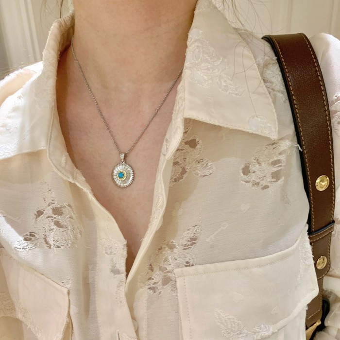New Vintage Brushed Blue Stone Daisy Necklace Cool and Sophisticated Collarbone Chain Niche Design Light Luxury Choker
