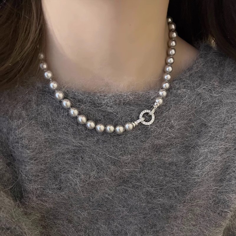 Pearl Sweater Chain for Women, Unique Design, 2024 New Hot-Selling Shijia Pearl Necklace, High-End Collarbone Chain