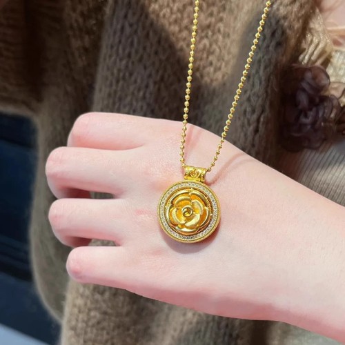 New Chinese Style Rotating Zircon Rose Compass Pendant Light Luxury Camellia Brushed Pendant Necklace