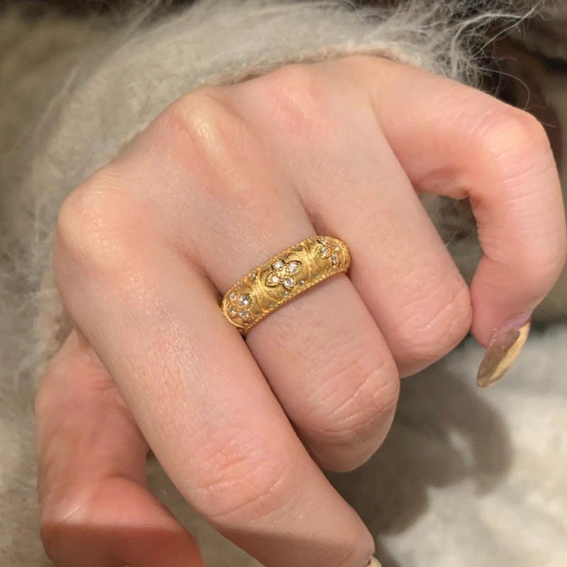 Xiaohongshu Hot-Selling Sparkling Brushed Four-Leaf Clover Ring New Ancient Craft Heavywork Four-Leaf Lantern Carved Ring