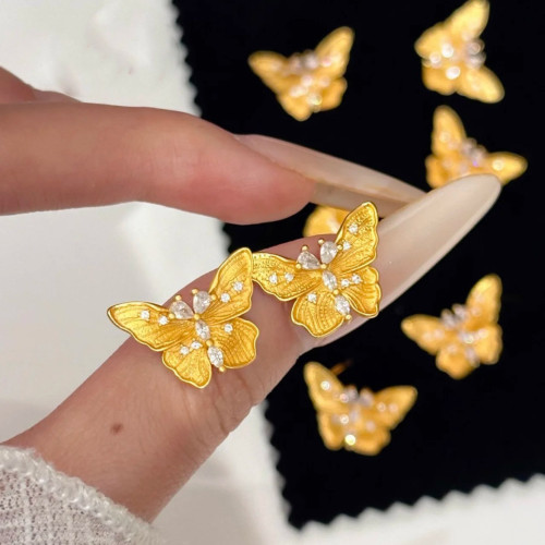 New Super Fairy Golden Butterfly Diamond Stud Earrings Exquisite Temperament High-end Personality Earrings Light Luxury Niche Ear Jewelry