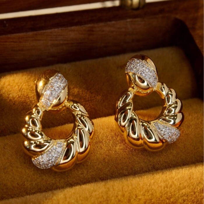New Chinese Style Antique Jewelry Braided Diamond Earrings Light Luxury Retro Handmade Brushed Fortune Stud Earrings