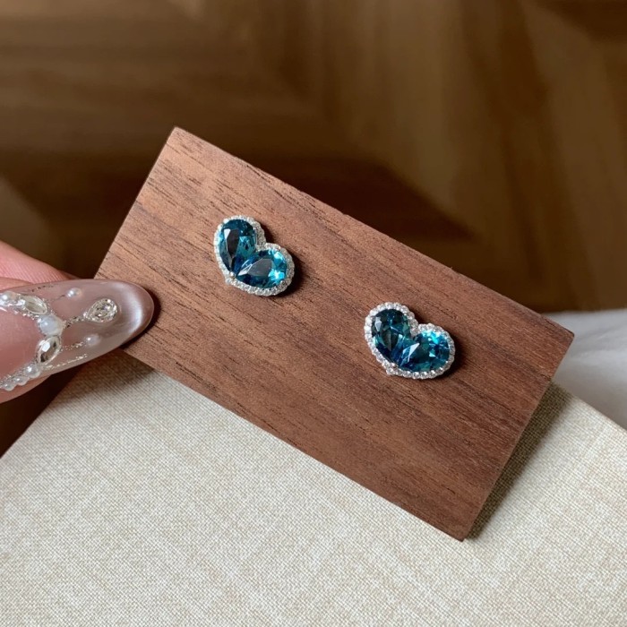 Simple Elegant Versatile Jelly Butterfly Stud Earrings Light Luxury Super Fairy Inlaid Diamond London Blue Heart Bow Earrings for Women