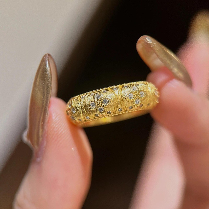 Xiaohongshu Hot-Selling Sparkling Brushed Four-Leaf Clover Ring New Ancient Craft Heavywork Four-Leaf Lantern Carved Ring