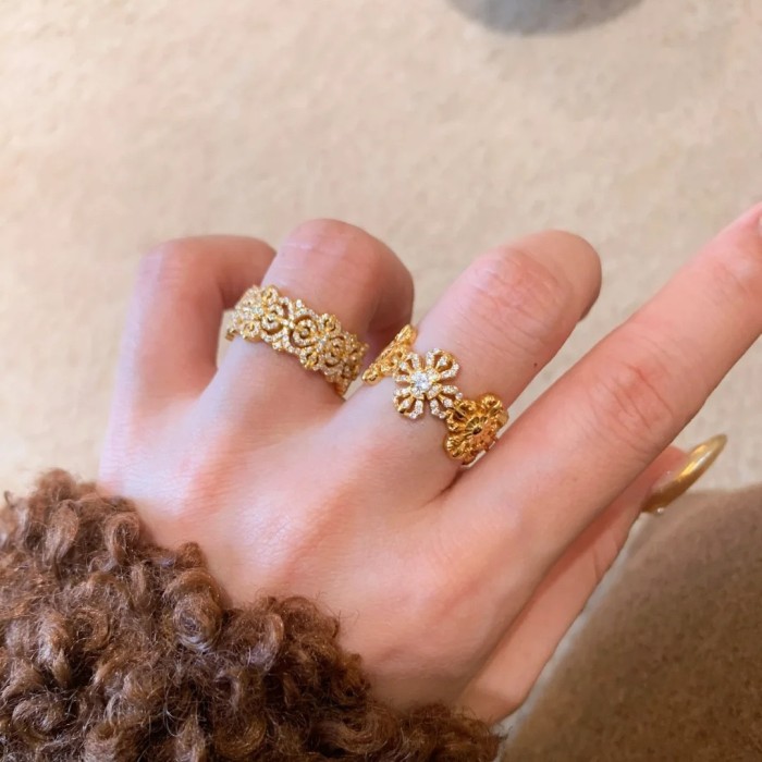 New Chinese Style Ancient Gold Cross Vajra Ring Light Luxury High-end Niche Design Micro-inlaid Cross Ring for Women