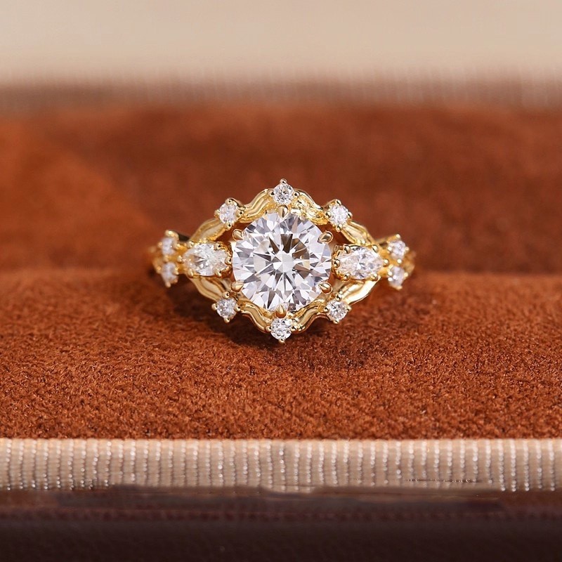 Vintage Mid-Age Branch and Leaf Entwined Gold-Plated Ring Niche High-End Sense of Ten Thousand Vines Hand Jewelry Zircon Diamond Ring for Women