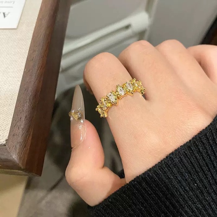 Vintage Brushed Ring Retro Full Diamond Elegant High-end Light Luxury Beaded Lace Bamboo Joint Band Ring for Women