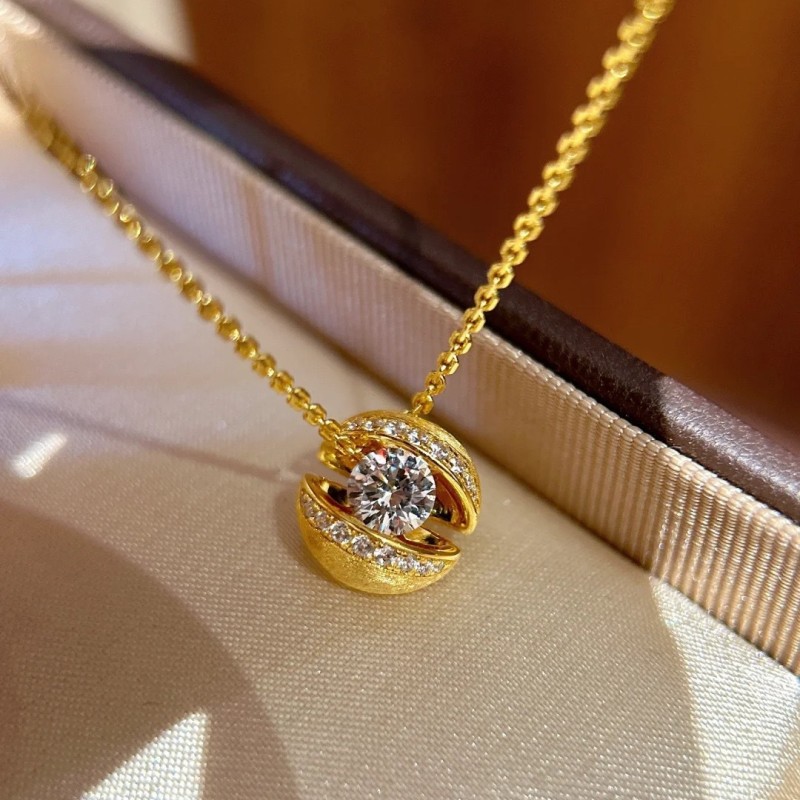 New Floating Planet Necklace for Women Elegant Light Luxury High-end Niche Design Simple Versatile Fashion Collarbone Chain