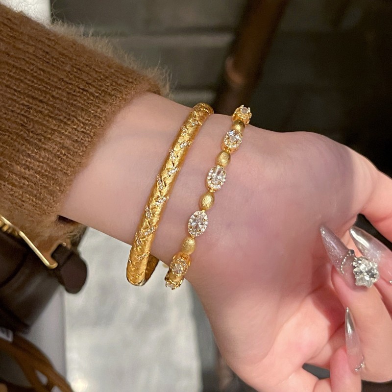 French Retro Old Money Style Handmade Brushed Pigeon Egg High Carbon Diamond Bracelet Vintage Gemstone Red Corundum Bracelet for Women