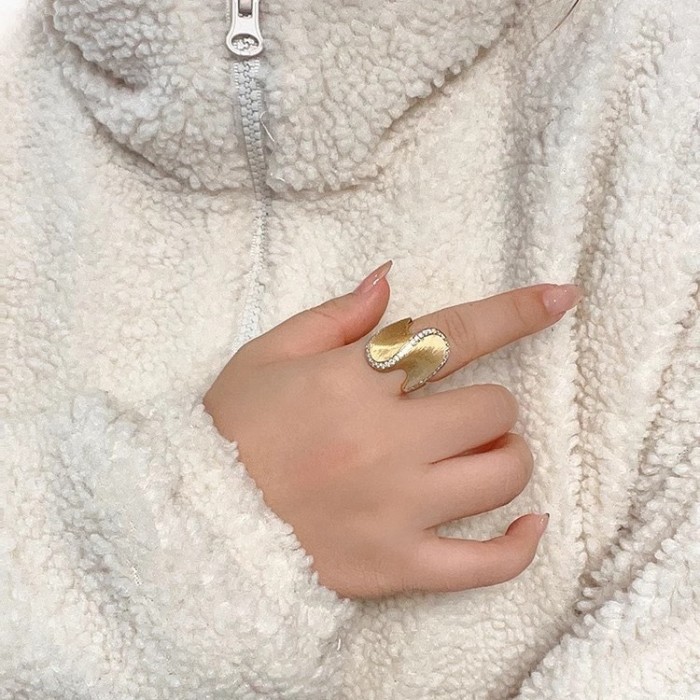 Light Luxury High-End Handcrafted Brushed Wave Stone-Inlaid Ring Niche Design Retro Style Wide Version Women's Ring