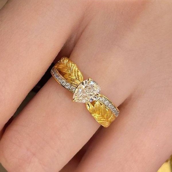 Light Luxury Exquisite Wheat Spike Braided Water Drop Ring Vintage French Style Mid-century High-end Feel Diamond-studded Ring for Women