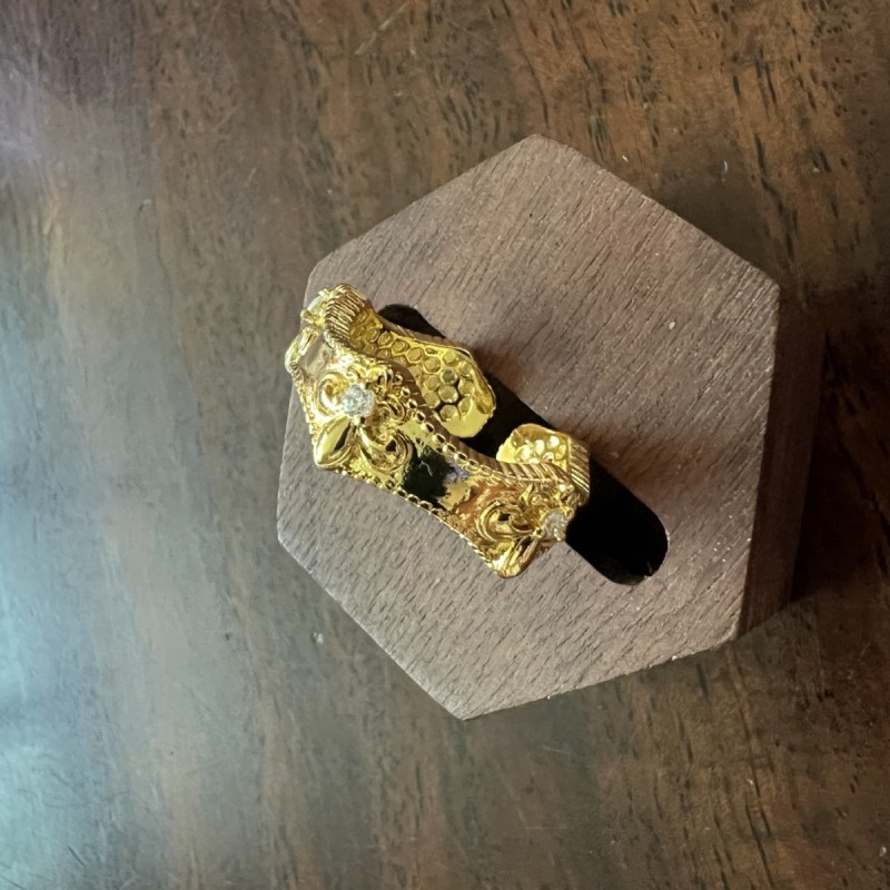 Italian Textured Gold-Carved Palace Style Beaded Edge Lace Red Corundum Ring Light Luxury Brushed Iris Flower Ring for Women