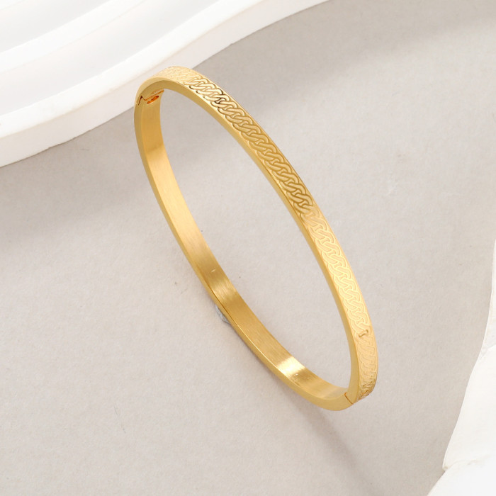 Cross-Border Exquisite Stainless Steel Jewelry Corrosion Linked Twist Rope Pattern Titanium Steel Bracelet Buckle O-Shaped Hand Jewelry Factory