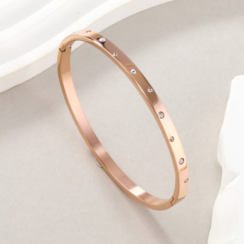 Factory Direct Titanium Steel Buckle O-shaped Bracelet Non-fading Light Luxury Ten Zirconia Inlaid Stainless Steel Bracelet