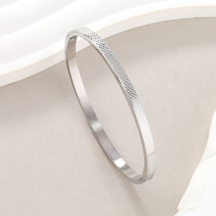 Cross-Border Exquisite Stainless Steel Jewelry Corrosion Linked Twist Rope Pattern Titanium Steel Bracelet Buckle O-Shaped Hand Jewelry Factory