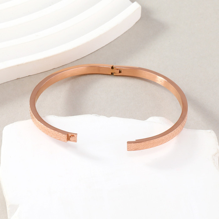 Cross-Border Exquisite Stainless Steel Jewelry Corrosion Linked Twist Rope Pattern Titanium Steel Bracelet Buckle O-Shaped Hand Jewelry Factory