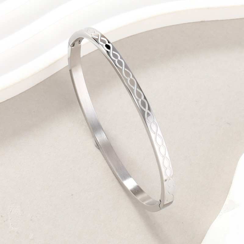 Cross-Border European and American O-Type Buckle Bracelet High-End Corrosion Linked Infinite 8-Shape Titanium Steel Bracelet Stainless Steel Jewelry